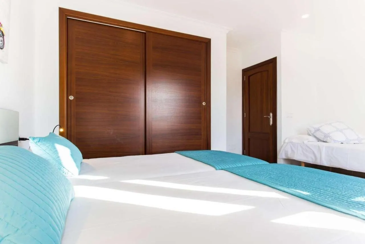 Gatoses Villa Sa Coma  España